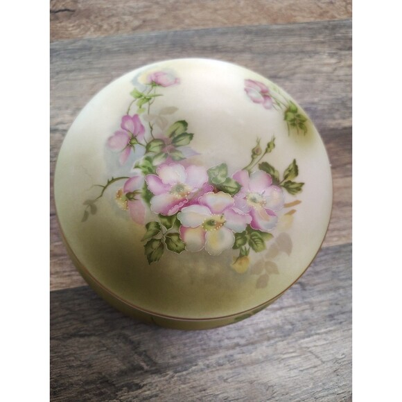 Vintage Nippon Hand Painted Porcelain Covered Jewelry Trinket Powder Box Cottage - Picture 3 of 11
